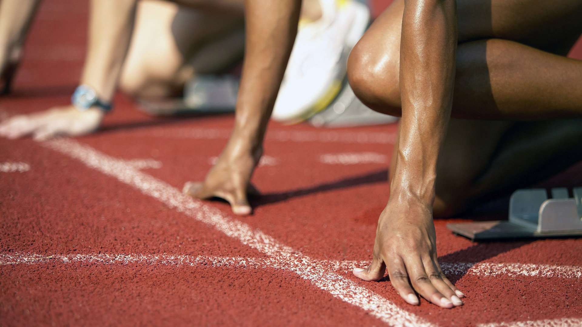 摩洛哥队在巴黎奥运会男足比赛中展现出高效的快攻配合，摩洛哥著名足球运动员